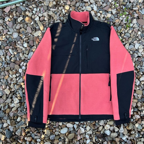 Men’s The North Face Salmon/Black Denali Polartec Fleece Size L - Picture 1 of 9